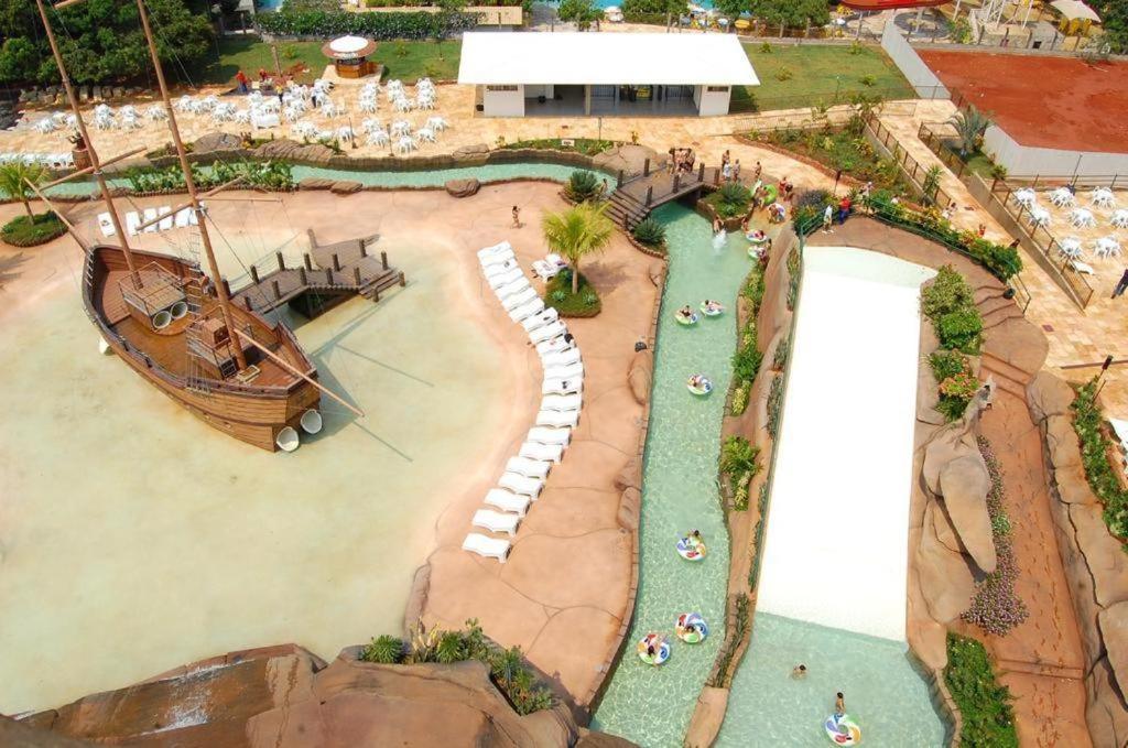 Piazza Diroma - Cortesia Park Diroma, Splash E Slide Caldas Novas Exteriér fotografie