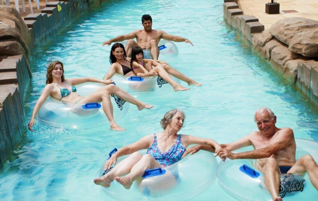 Piazza Diroma - Cortesia Park Diroma, Splash E Slide Caldas Novas Exteriér fotografie